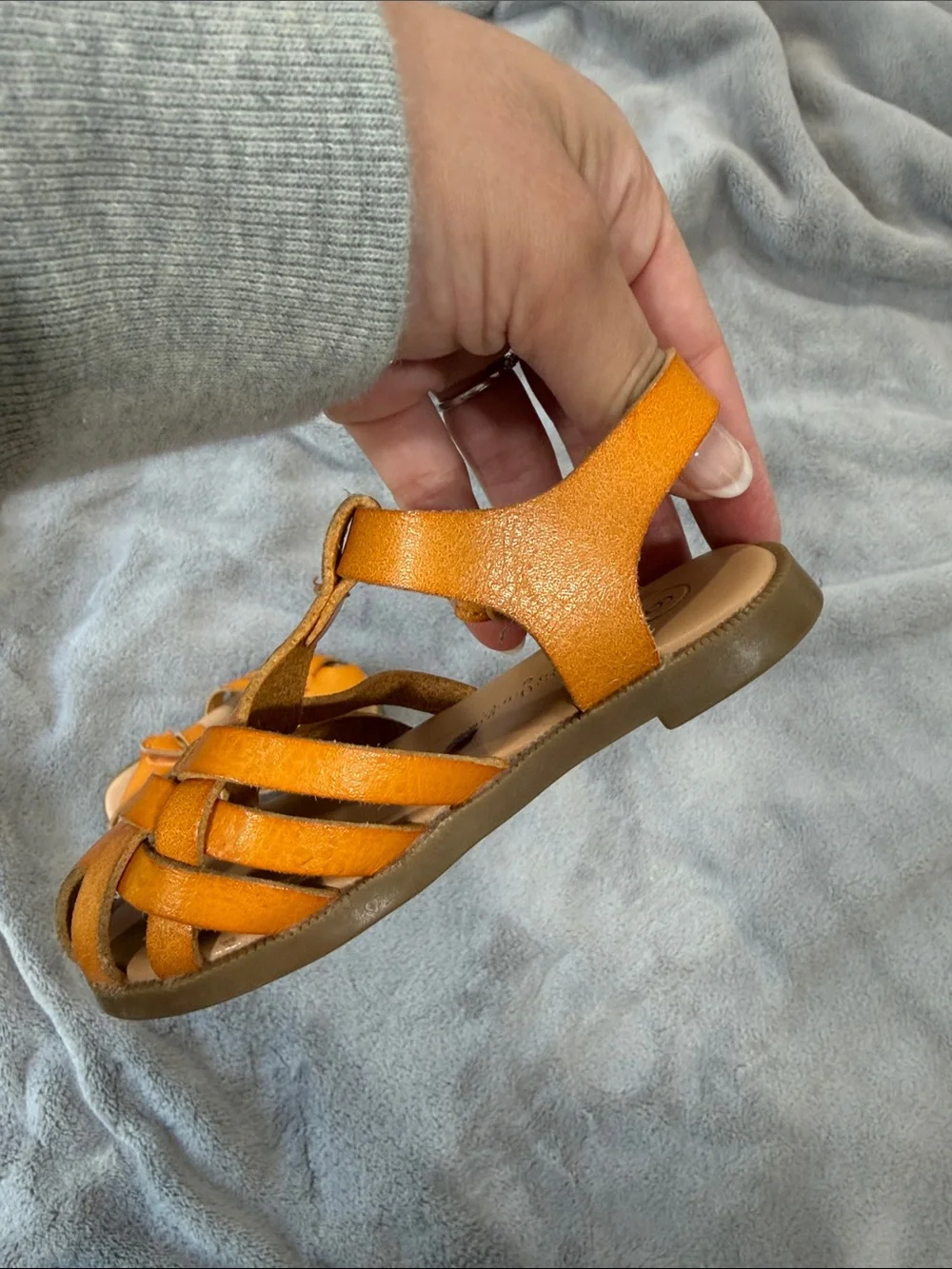 Cat and Jack Sandals/Huaraches Toddler 6